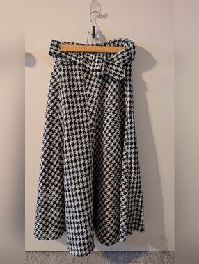 Black & White Houndstooth Midi Skirt with Belt